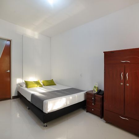 Hotel Ayenda 1234 Imperio 70 Medellín Esterno foto