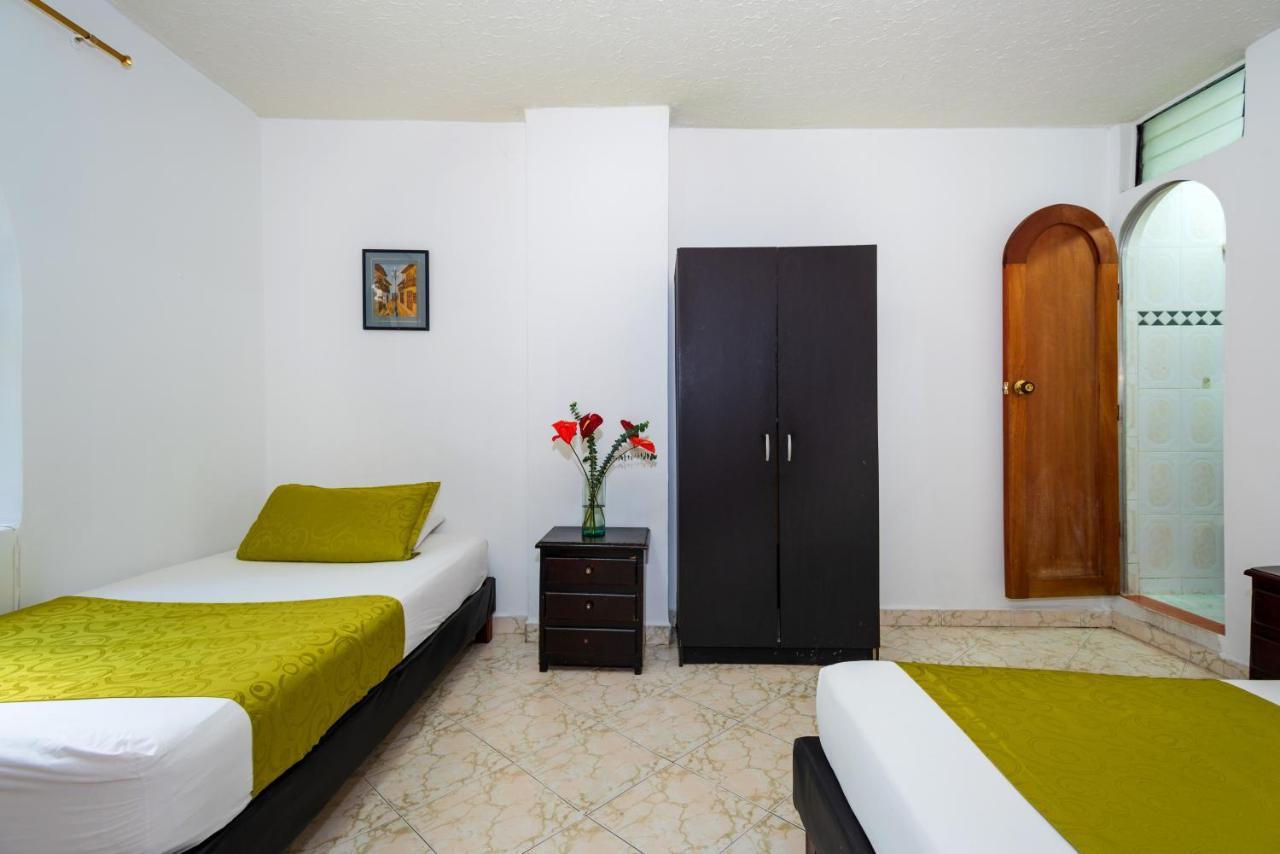 Hotel Ayenda 1234 Imperio 70 Medellín Esterno foto