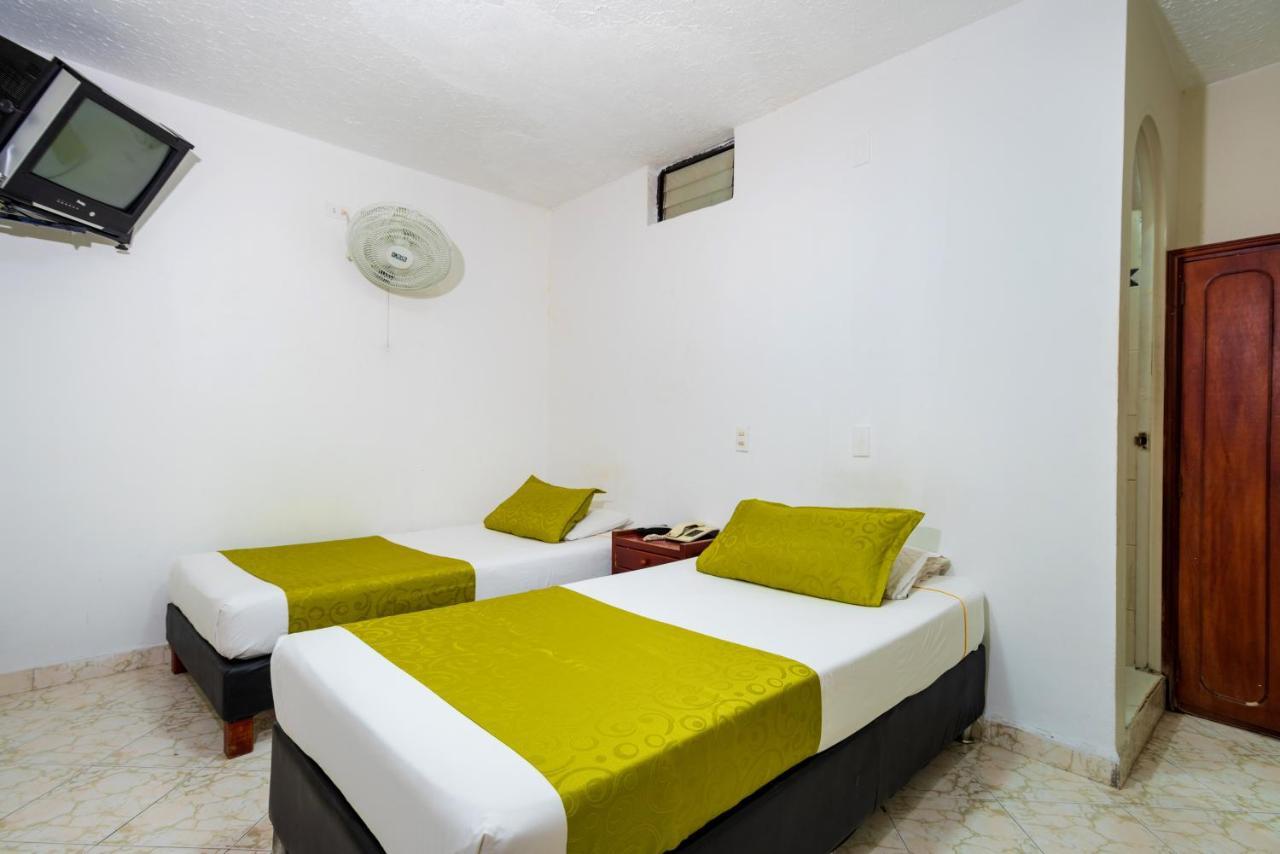 Hotel Ayenda 1234 Imperio 70 Medellín Esterno foto