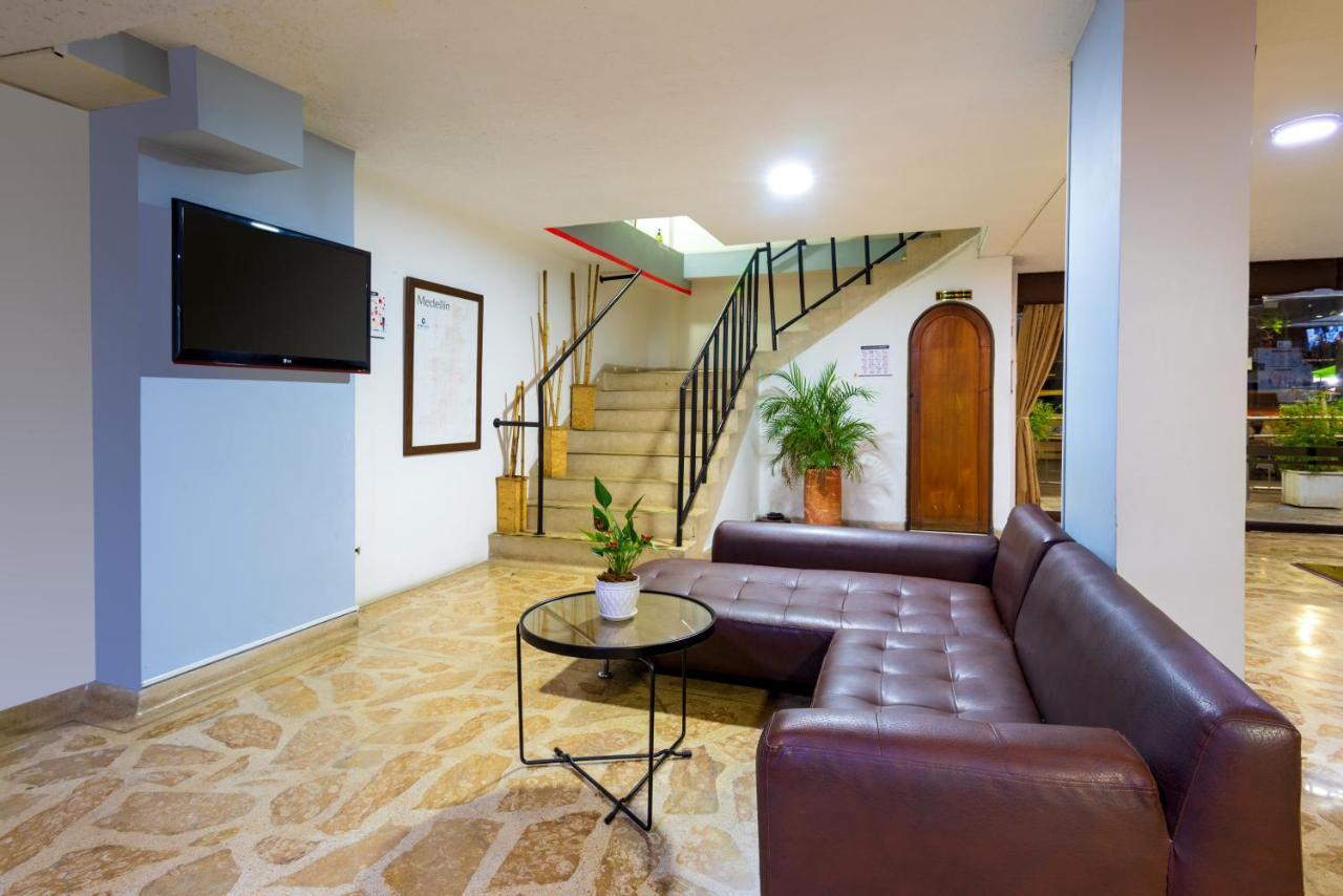Hotel Ayenda 1234 Imperio 70 Medellín Esterno foto