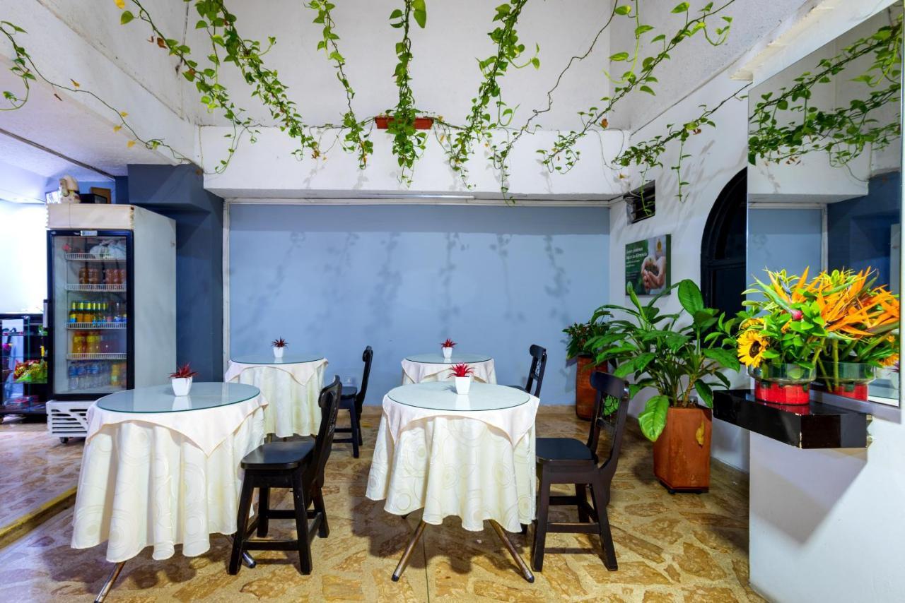 Hotel Ayenda 1234 Imperio 70 Medellín Esterno foto