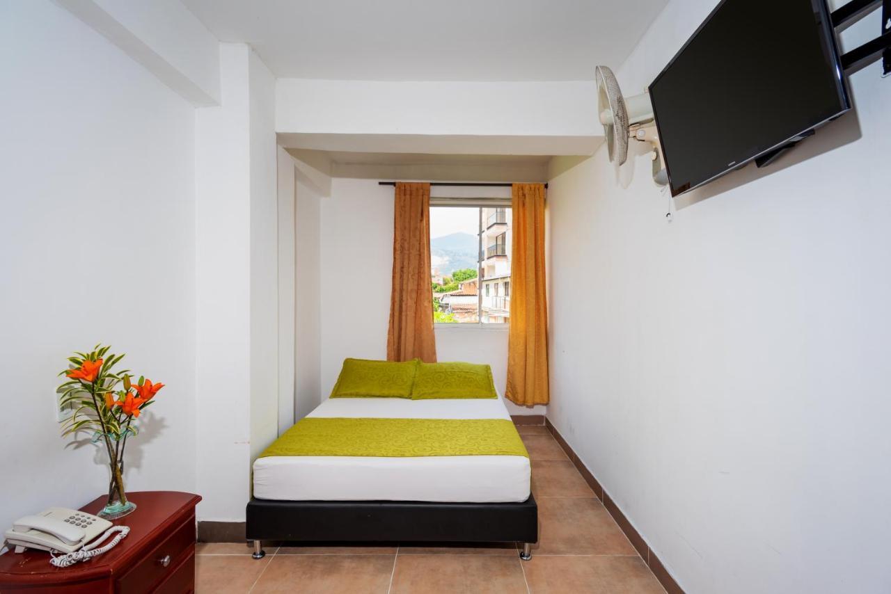 Hotel Ayenda 1234 Imperio 70 Medellín Esterno foto