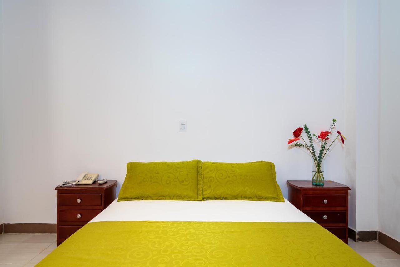 Hotel Ayenda 1234 Imperio 70 Medellín Esterno foto