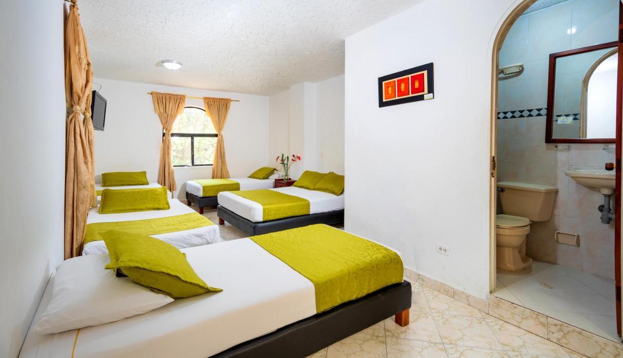 Hotel Ayenda 1234 Imperio 70 Medellín Esterno foto