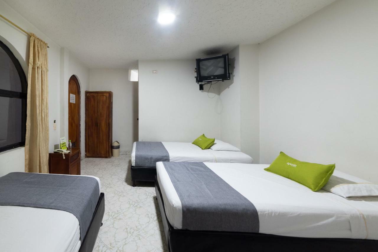 Hotel Ayenda 1234 Imperio 70 Medellín Esterno foto