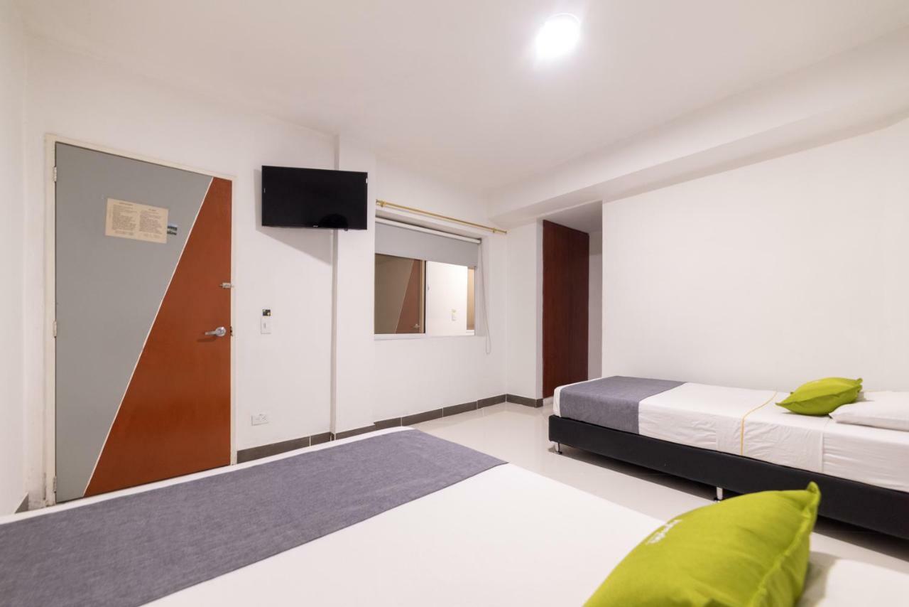 Hotel Ayenda 1234 Imperio 70 Medellín Esterno foto