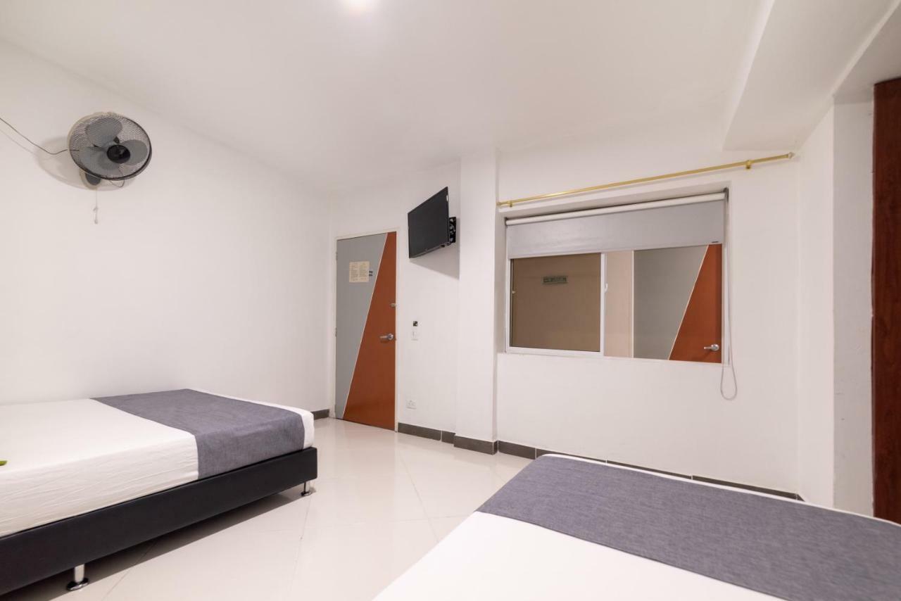 Hotel Ayenda 1234 Imperio 70 Medellín Esterno foto